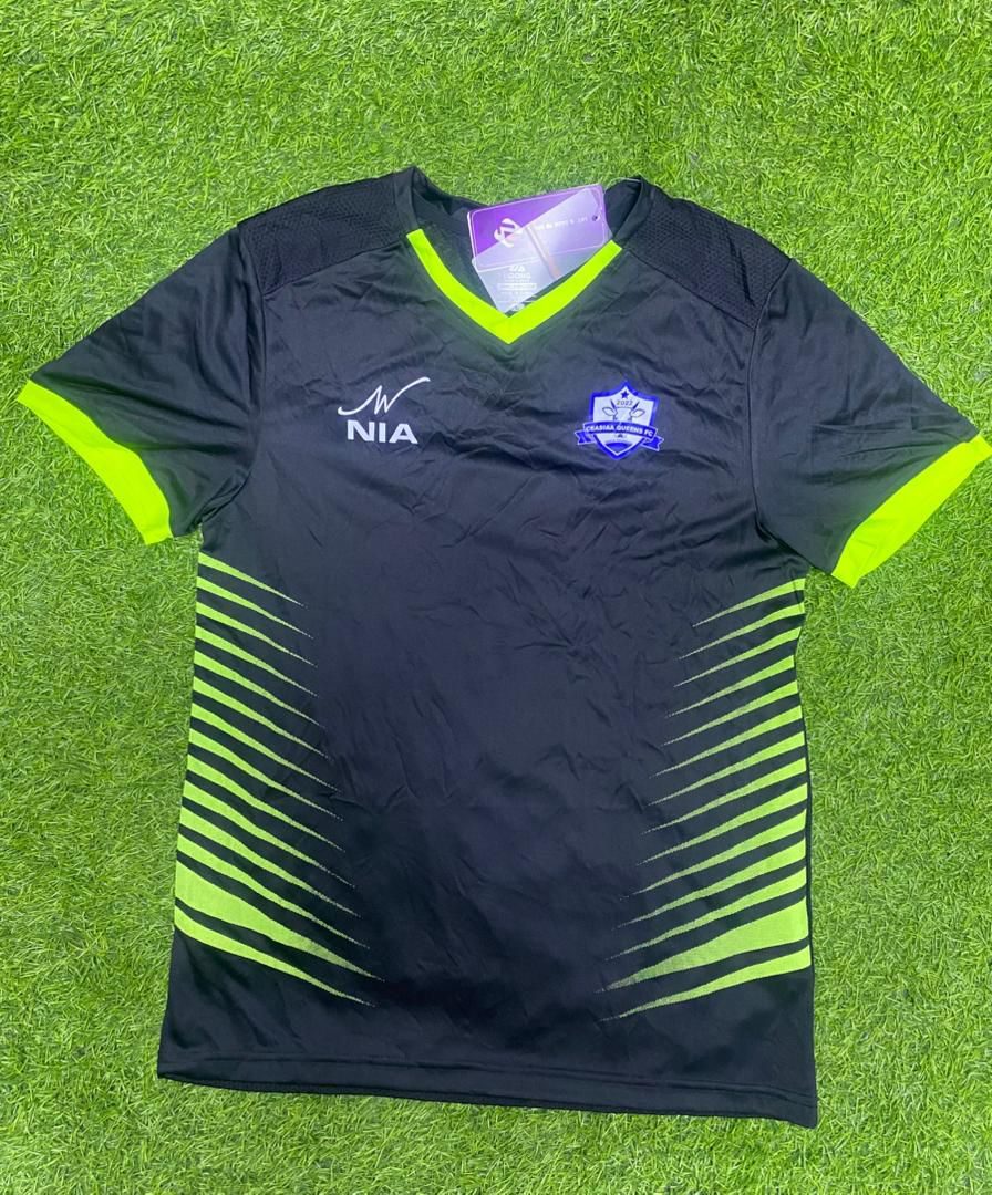 Black jersey with volt green trim, front